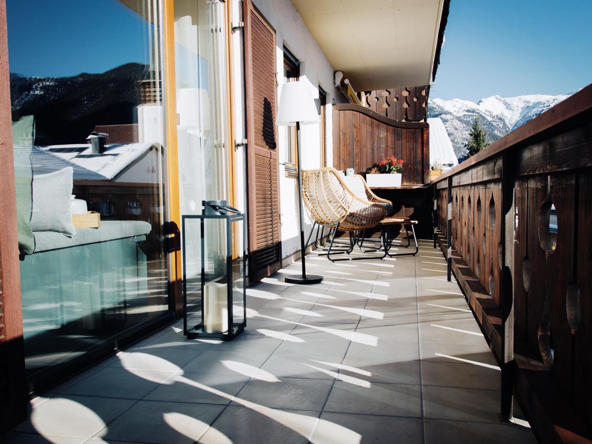 Die Karwendelsuite - 5 Sterne Fewo Mit Bestem Bergblick, Zentrumsnah & Ruhig Gelegen, Familienfreundlich Mittenwald Bagian luar foto