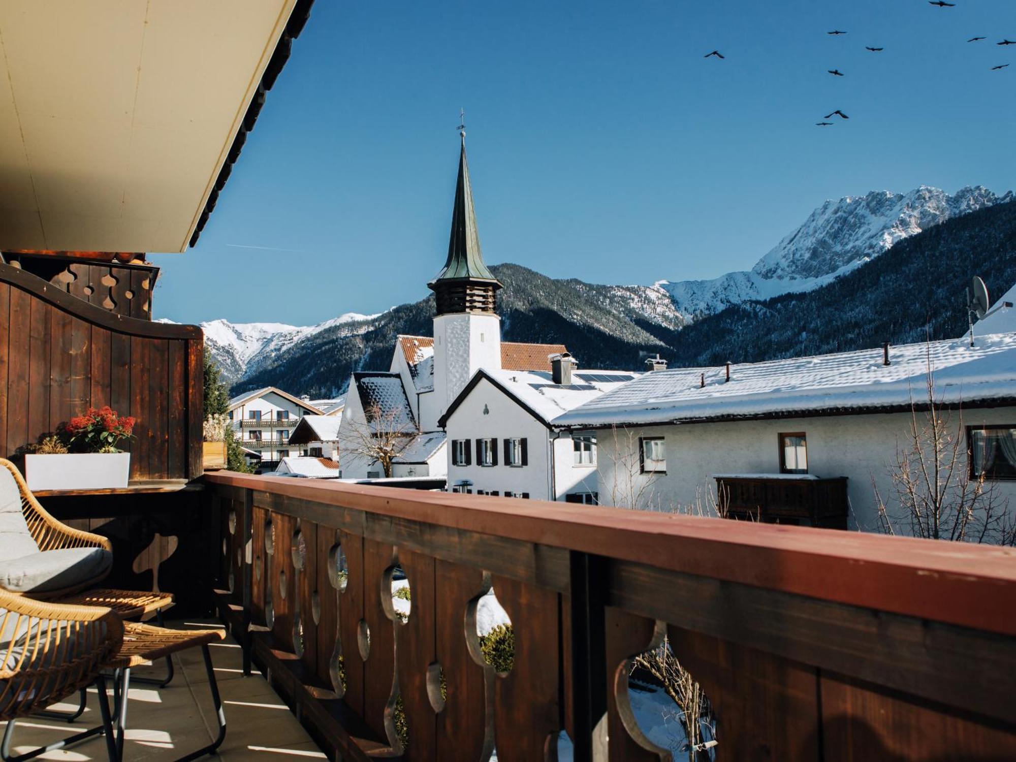 Die Karwendelsuite - 5 Sterne Fewo Mit Bestem Bergblick, Zentrumsnah & Ruhig Gelegen, Familienfreundlich Mittenwald Bagian luar foto