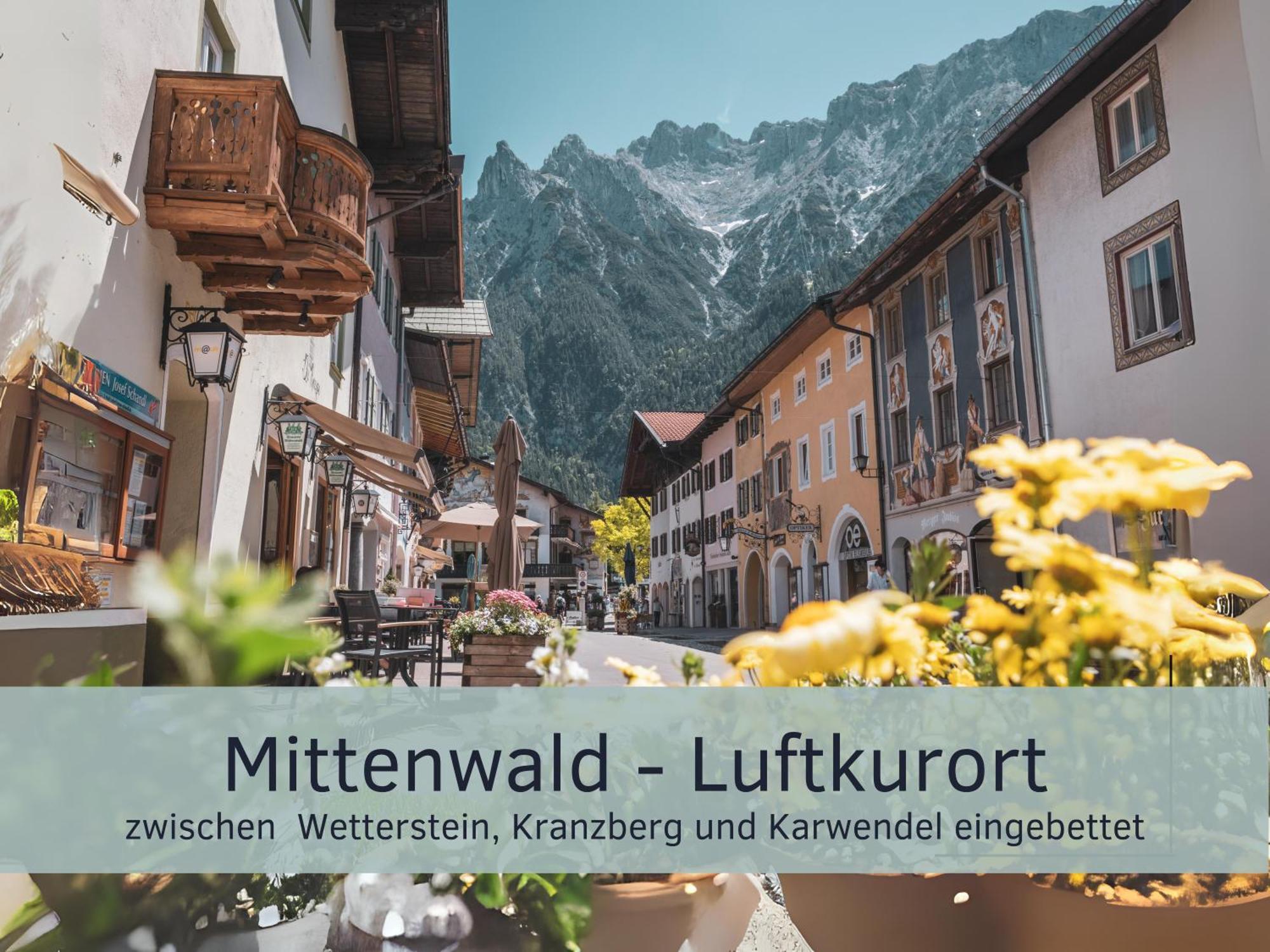 Die Karwendelsuite - 5 Sterne Fewo Mit Bestem Bergblick, Zentrumsnah & Ruhig Gelegen, Familienfreundlich Mittenwald Bagian luar foto