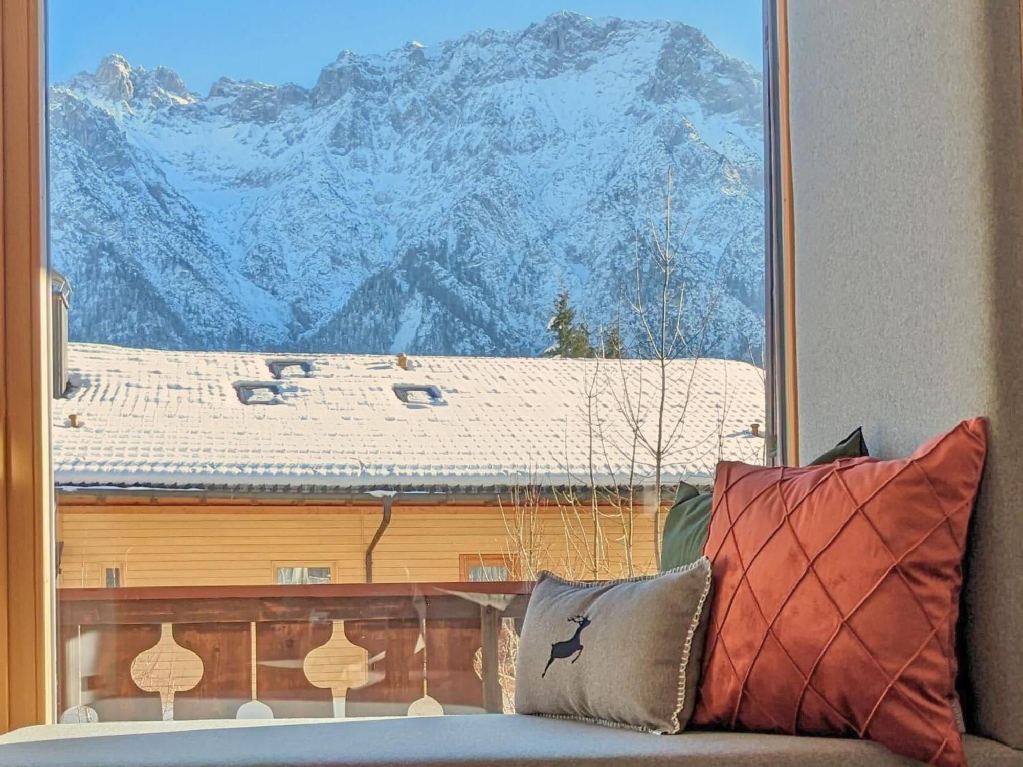 Die Karwendelsuite - 5 Sterne Fewo Mit Bestem Bergblick, Zentrumsnah & Ruhig Gelegen, Familienfreundlich Mittenwald Bagian luar foto